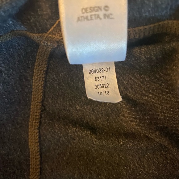 Athleta Kick Booty 2 Crop Capri Leggings Heather Gray Contour Stitching - Picture 6 of 6